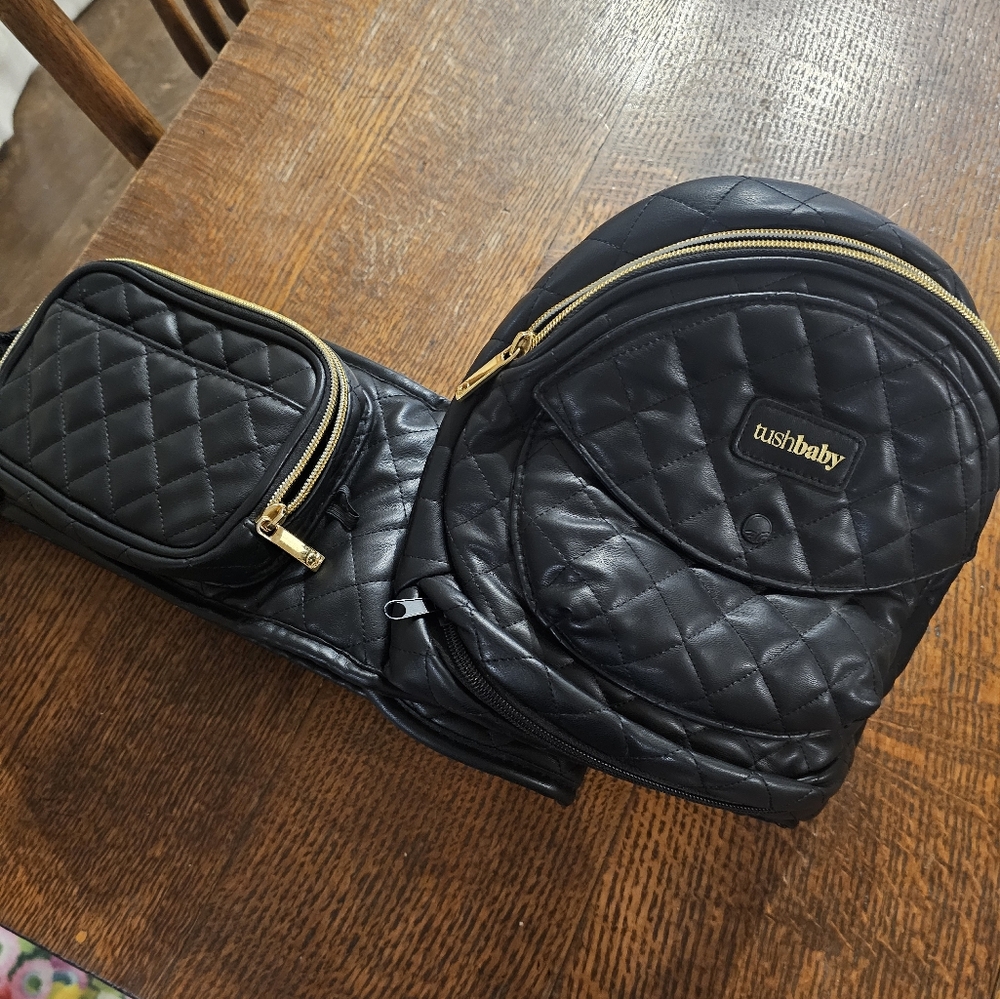 Tushbaby Carrier Black Quilted Hip Carrier